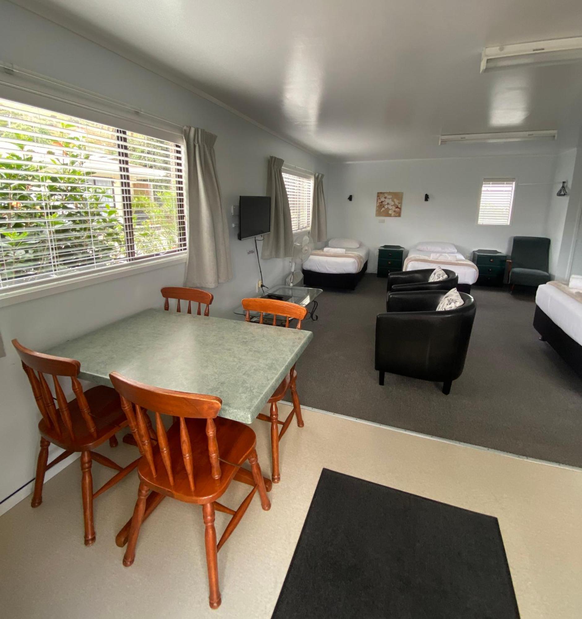 Opononi Lighthouse Motel Extérieur photo