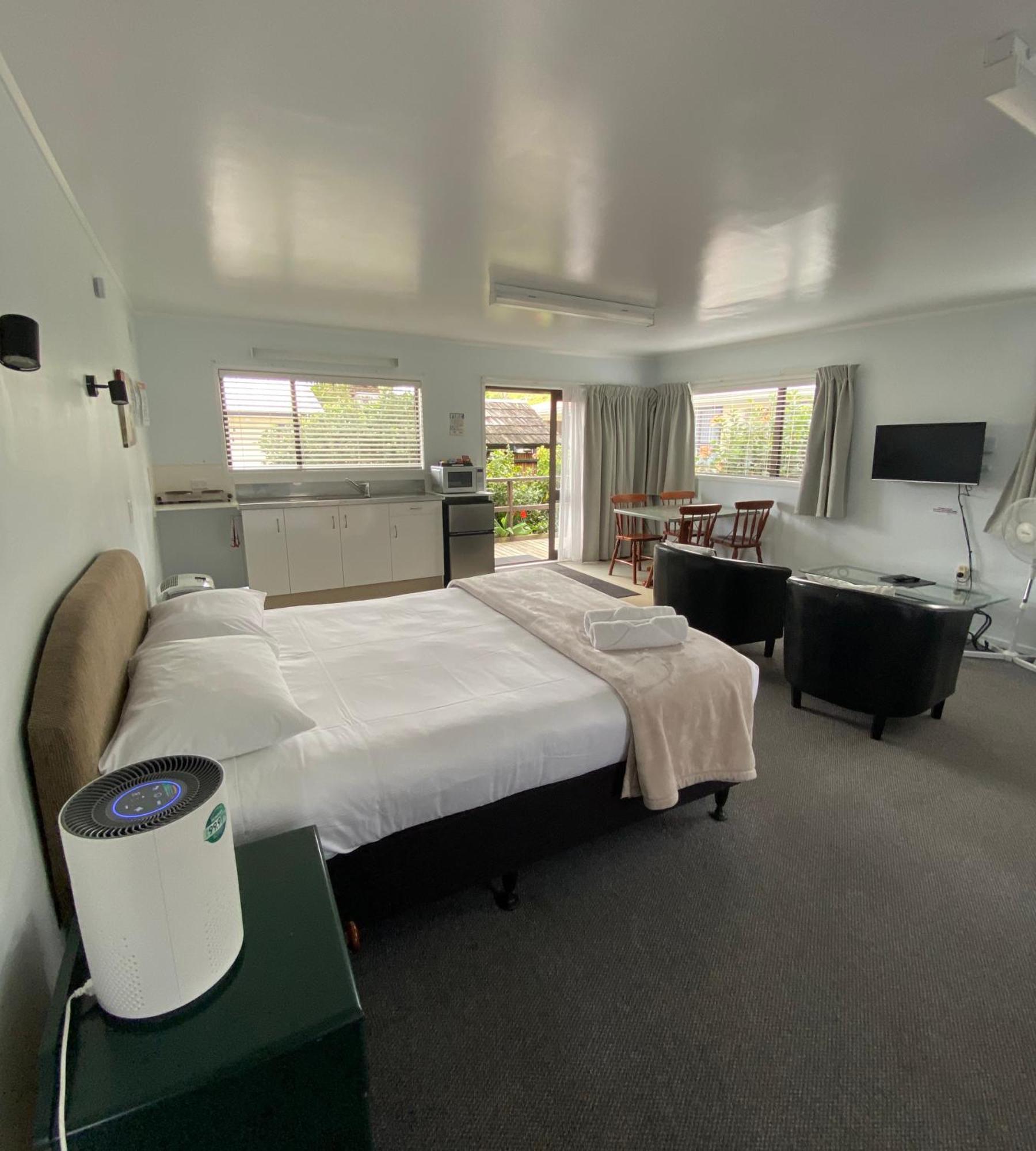 Opononi Lighthouse Motel Extérieur photo
